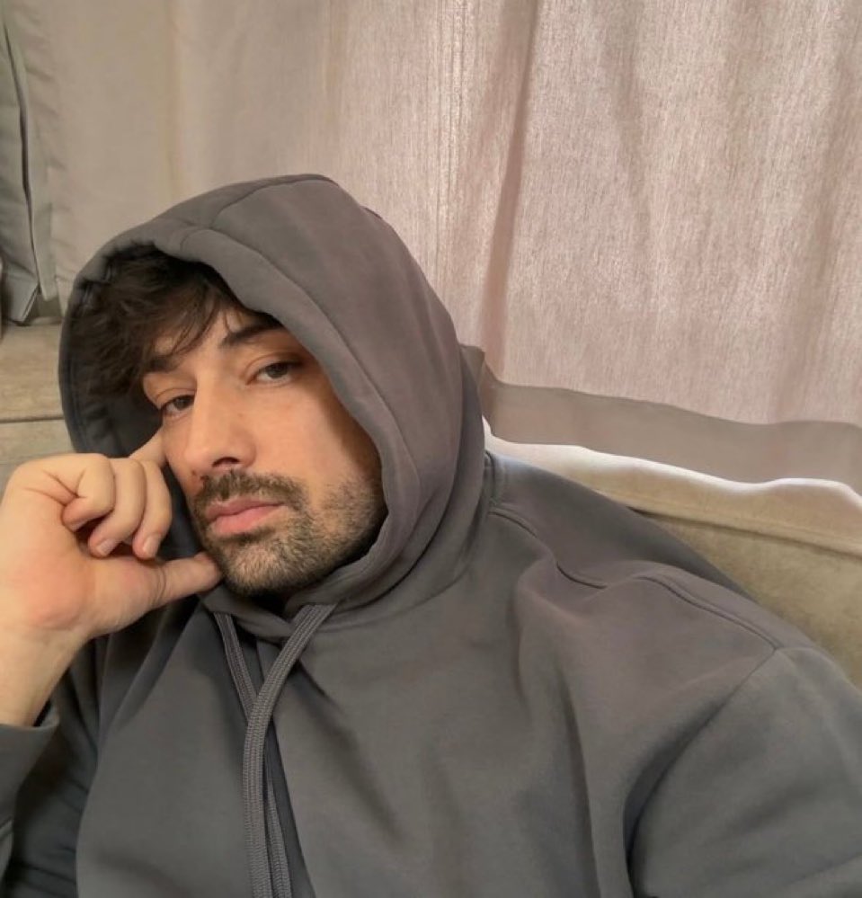 Nur 𓂀 tweet media