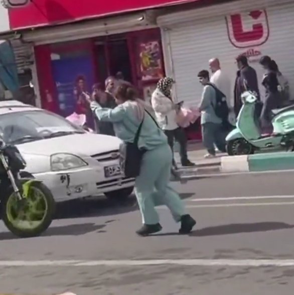 موژی tweet media