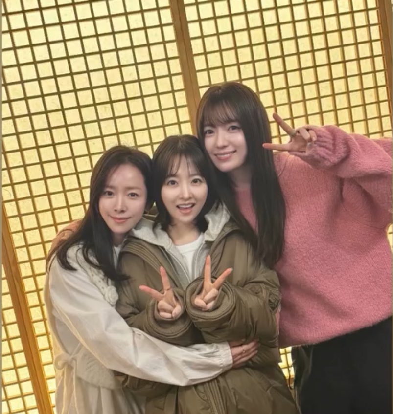 한효주 한지민 박보영 teamBH 꽃밭 저요💕💕