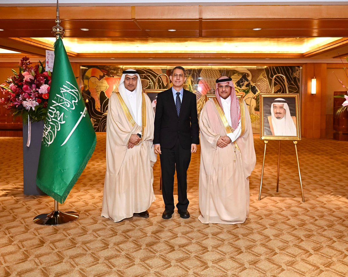 KSAembassySOM's tweet photo. أقام السفير محمد الغامدي حفل إفطار بمناسبة #يوم_التأسيس في سنغافورة، بحضور ضيف الشرف معالي د. محمد فيصل إبراهيم، وزير الدولة للشؤون الداخلية والوزير المُكلّف بشؤون المسلمين، وبمشاركة كبار المسؤولين والسفراء المعتمدين. https://t.co/0HTBXJsAa9