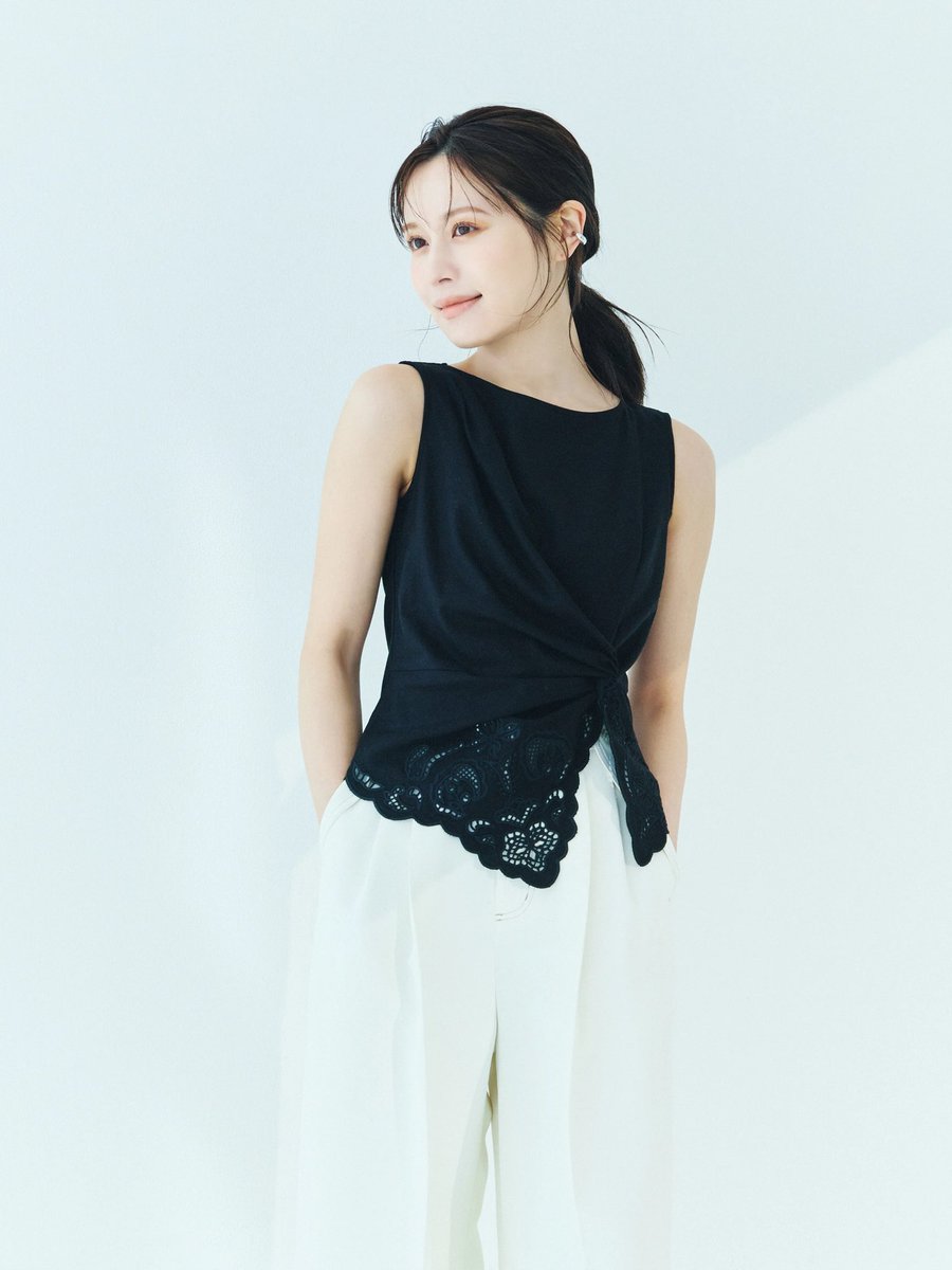 cococolily's tweet photo. 無事買えた〜！
ワイドパンツ大人気でびっくり！！
#laubeblanc https://t.co/Jc9RzkR6oA