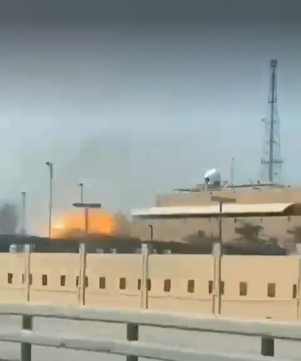 FalconsFXTrader's tweet photo. 🚨 🇮🇱 🇵🇰 🇮🇷 These Israeli missiles have fallen in the Sistan area, just a few kilometers from Balochistan Pakistan

#Iran #Israel https://t.co/wNpfJN0qf7