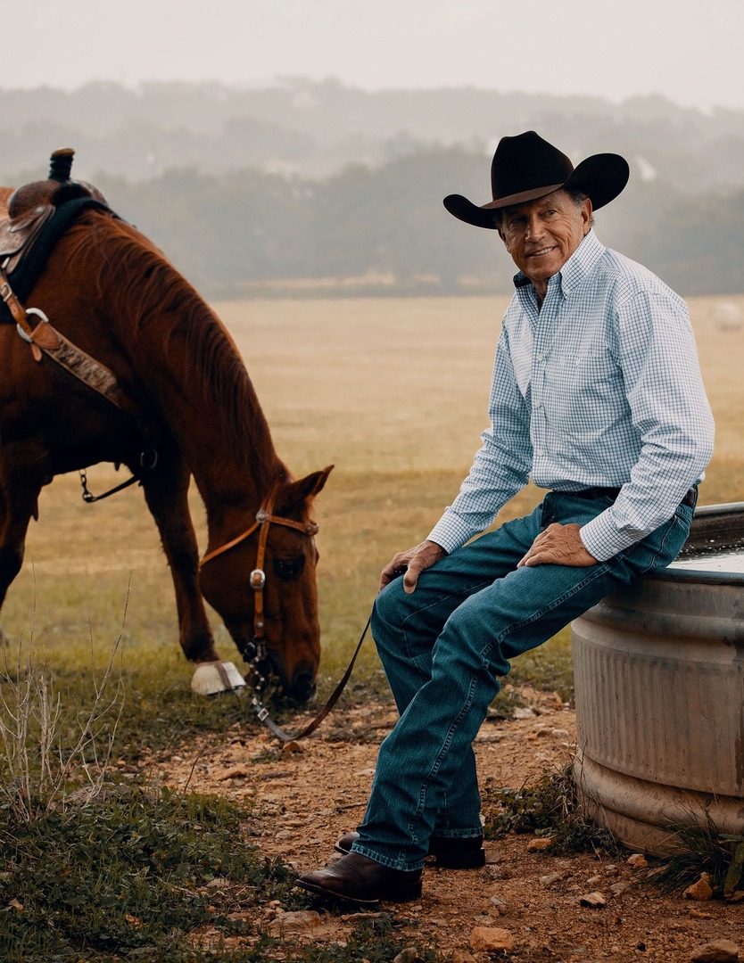 Strait2323233's tweet photo. If heartaches were horses,
And hard times were cattle,
I'd ride home at sunset,
Sittin' tall in the saddle..." 🎶 #IfHeartachesWereHorses

📸: Courtesy of Resistol https://t.co/bc6axcLJ7u