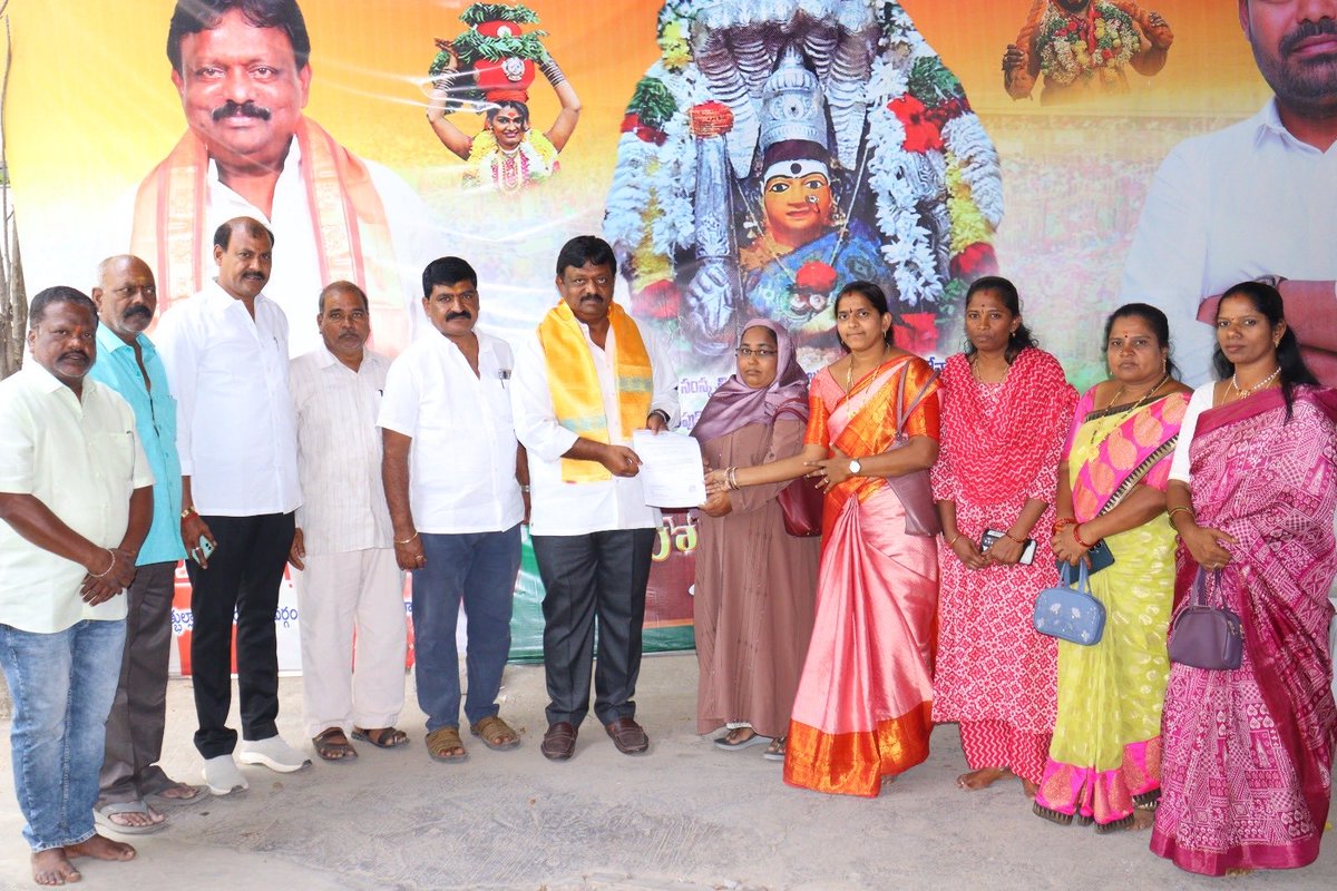 CMRF#LOC sanctioned by ⁦<a href="/INCTelangana/">Telangana Congress</a>⁩ government for treatment of a poor lady (1,75,000/)⁦<a href="/revanth_anumula/">Revanth Reddy</a>⁩ ⁦<a href="/OffDSB/">Sridhar Babu Duddilla</a>⁩ ⁦<a href="/Bmaheshgoud6666/">Bomma Maheshkumar goud</a>⁩ ⁦<a href="/Vemnarenderredy/">Vem Narender Reddy</a>⁩