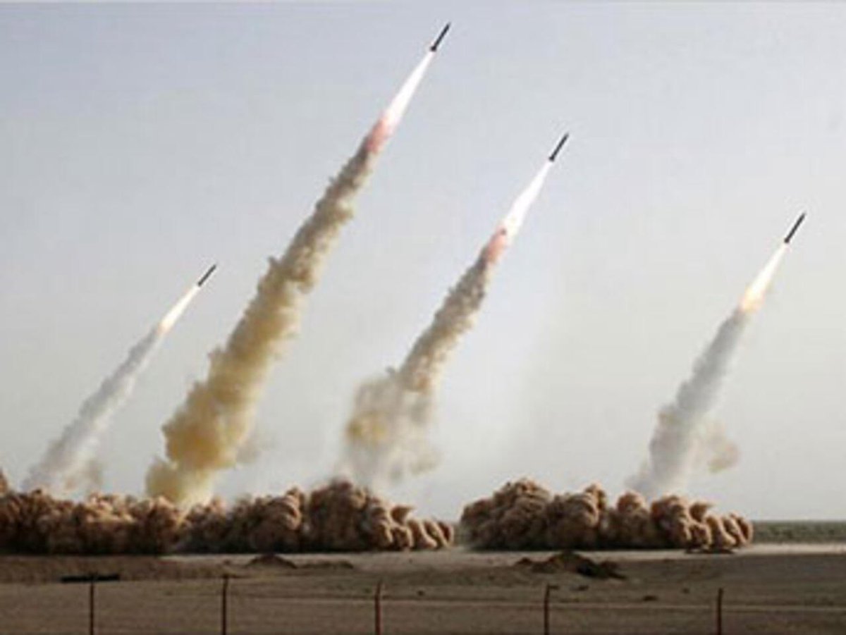 Megatron_ron's tweet photo. CONFIRMED: 

🇮🇷 Iranian missiles attacked:

• 🇶🇦Al Udeid Air Base in Qatar
• 🇰🇼Al Salem Base in Kuwait
• 🇦🇪Al Dhafra Air Base in the UAE
• 🇧🇭the US 5th Fleet Base in Bahrain

(Fars) https://t.co/ukZrwXHIB7