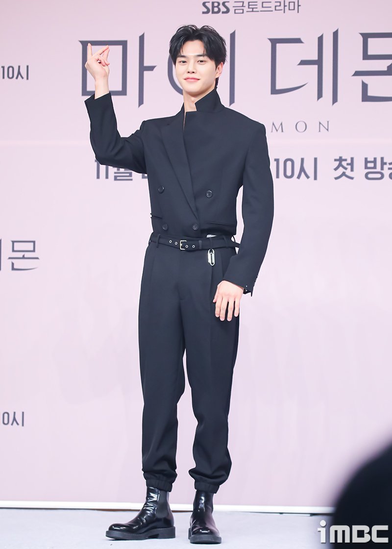 ૮˶• ﻌ •˶ა
./づ~ 🖤 #Songkang