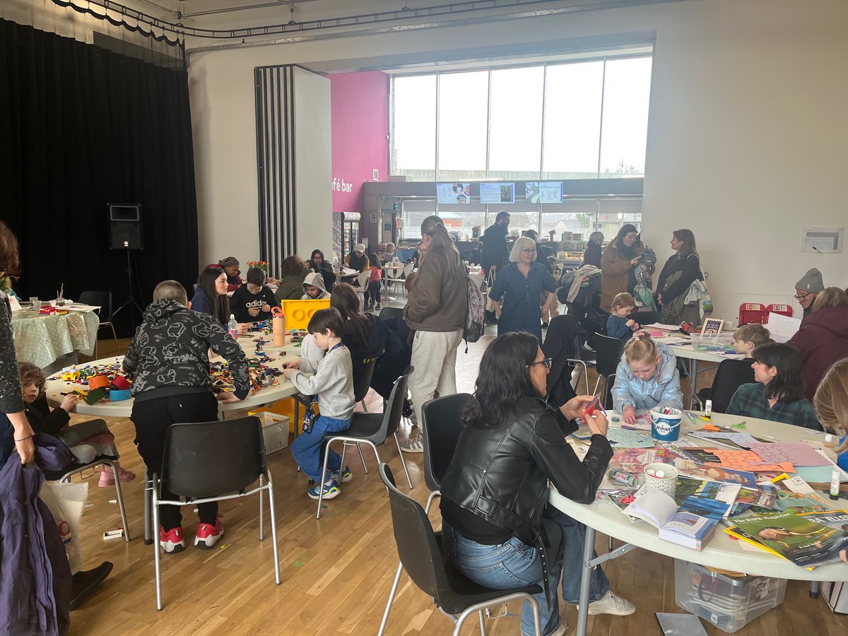 Platform Glasgow tweet media