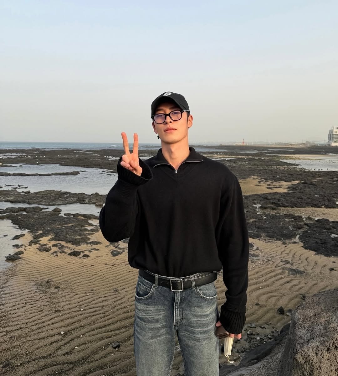 jaewookbr's tweet photo. 📲 | Coisa mais linda! #LeeJaewook atualizou seu feed do instagram.

"Eu só faço ✌🏻, mas a ostra estava realmente grande."

#Jaewook #이재욱 #jxxvvxxk https://t.co/hhtVO46GSD