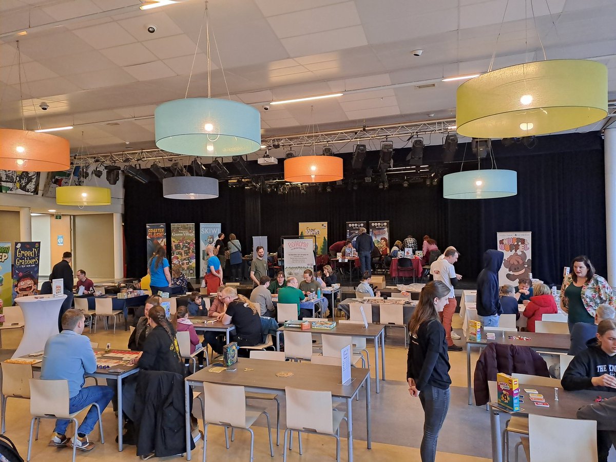 De bordspellenbeurs in #alkmaar is weer van start en het is al meteen gezellig druk🙂👍🏻