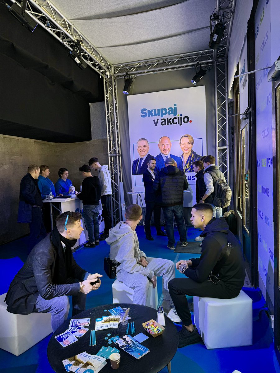 MatejTonin's tweet image. Najboljša kava v mestu ☕️

Kavarna #NSi #SLS #Fokus. Vabljeni!

#skupaj #pomlad #volitve2026