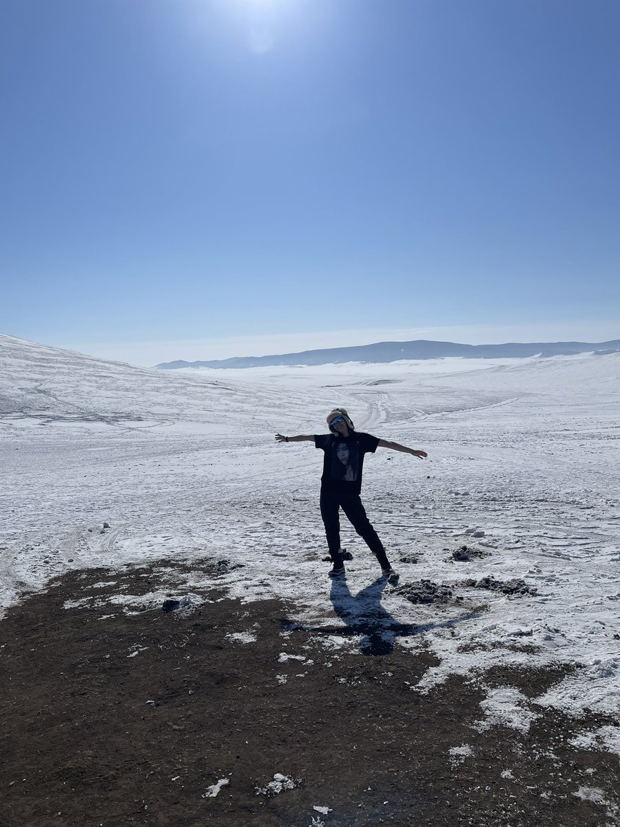 izuminity's tweet photo. In Mongolia🇲🇳
マイナス30°の世界！！
2月後半で基本−20°前後
北海道より余裕で寒いです🥶
でも、本当に最高😆 https://t.co/8meUB5yxBx