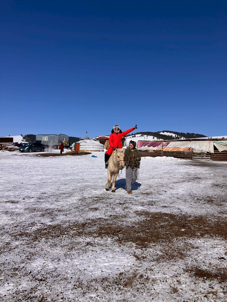 In Mongolia🇲🇳
マイナス30°の世界！！
2月後半で基本−20°前後
北海道より余裕で寒いです🥶
でも、本当に最高😆