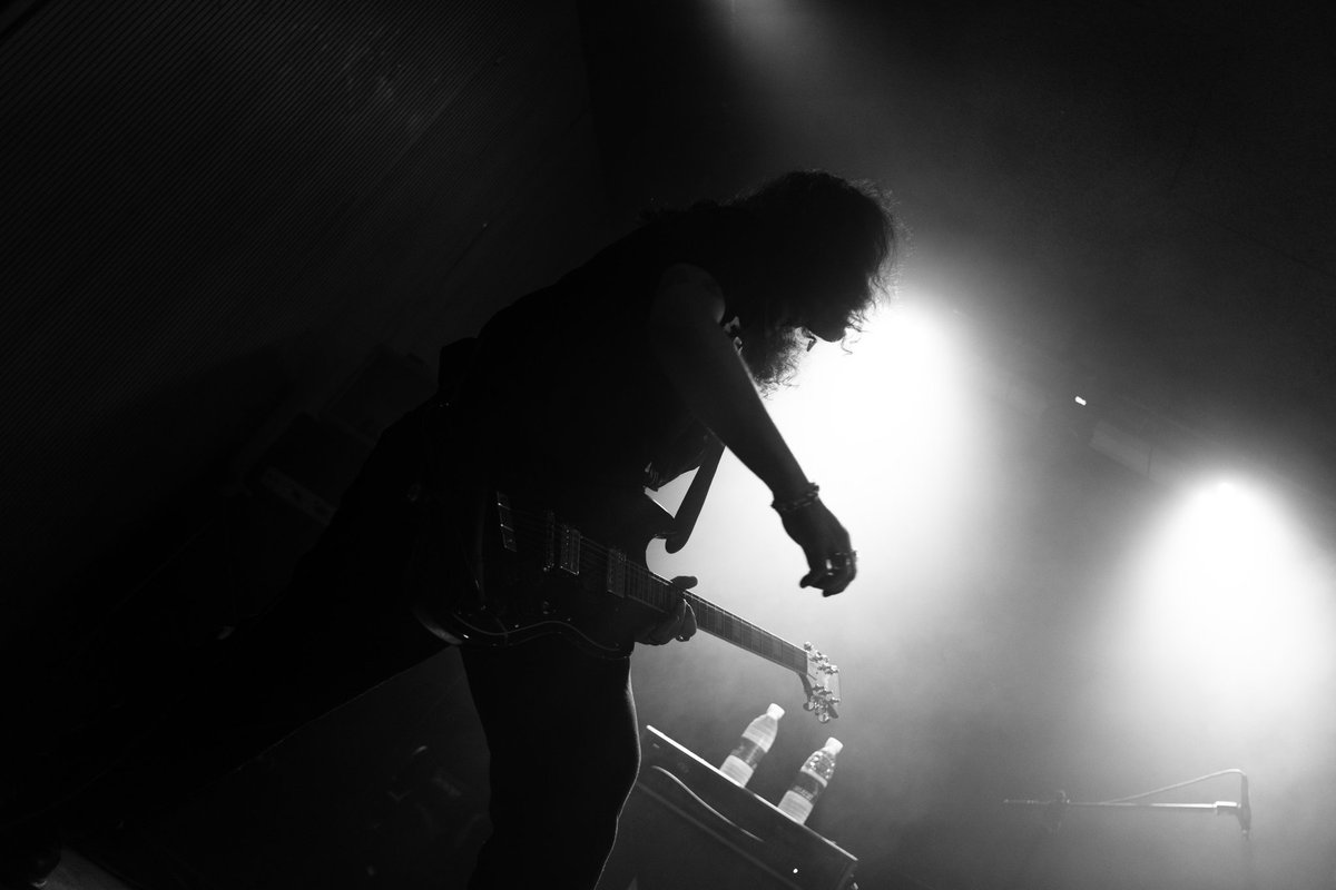 jokinfdez's tweet photo. Veneno, rabia y bien de volumen anoche con #VIBORA x Daba quemando suela y volando un par de centímetros.
Y un bolón de la hostia, como siempre. 💥
Si duele, estás vivo. 🔥🔥🔥
#donostia #musicphotography #livephotography #hardcore
📸 https://t.co/u2zhWt1nqK https://t.co/oT7bZN2FcE