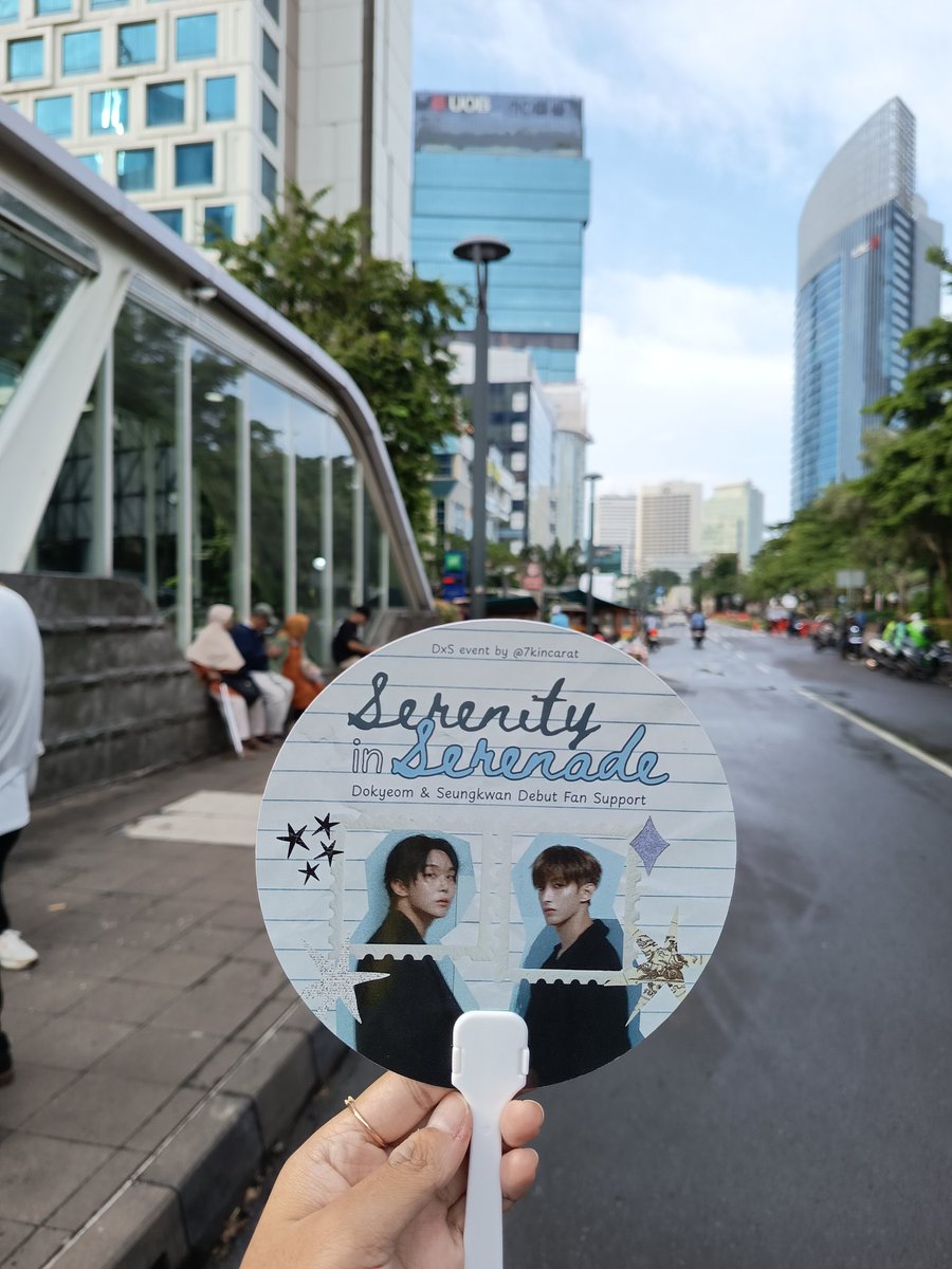 WE'RE HERE! 

this is the exact spot of us! 
it's near Kopi Tuku and LED outdoor Kendal