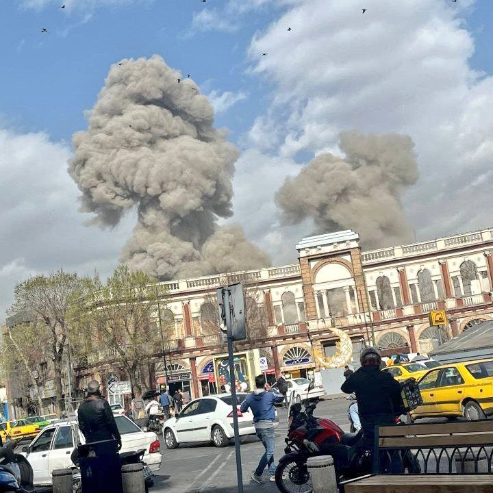 saeengram's tweet photo. Prayers for the people of #Iran. They are a brave nation that refuses to bow down. May Allah help and protect them 🤲♥️ https://t.co/K3USMROOFi