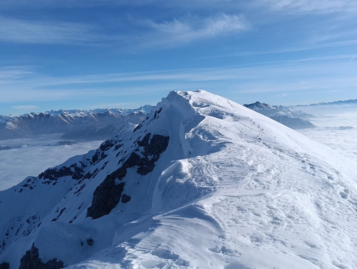 Saliinvetta's tweet photo. ๐ธFOTO LIVE
Rifugio Brioschi e Vetta della Grigna Settentrionale ๐โค๏ธ
Foto di questa mattina โ๏ธ ๐ฅถ
๐Qui trovate tutti i dettagli del Rifugio :
https://t.co/9yfKtjPnX7
#rifugiobrioschi #grigna #grignone #valsassina #view #montagna #alpinismo https://t.co/8XOHuf2jFO