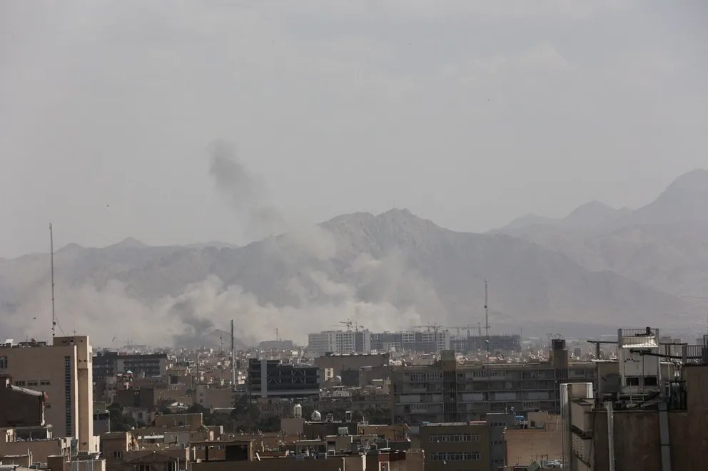 Scusate, ma di che parlate! Della risposta iraniana che sta colpendo basi #Usa in #Bahrein e #Qatar? Ma possibile che andate sempre dietro alla propaganda iraniana? Vi rendete conto di quanti obiettivi colpiti da Usa e Israele in sole poche ore? Dei centri pasdaran e basij di