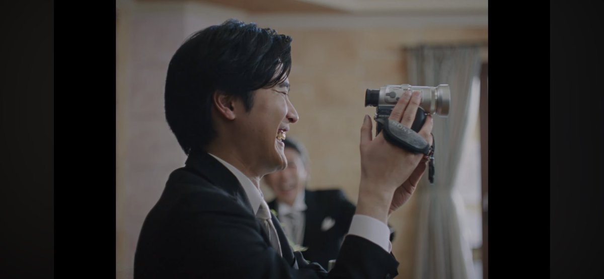 Mirai_Kawazu's tweet photo. 中島美嘉さんの楽曲「 The Moment 」のMusic Videoに出演させて頂きました。

監督は常間地裕さん。キャストの皆さま、スタッフの皆さまと温もりある時間を。

大切な誰かを想う心の美しさ。そっと包み込んでくれる愛情を感じて、日常が穏やかになっていく感覚を覚えます。

ぜひ本編をご覧ください。 https://t.co/qiE2NSpA0q