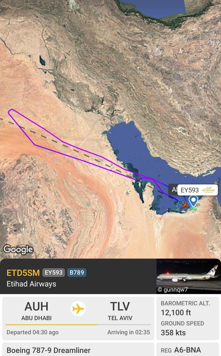 Penerbangan paling "sial" di perang Iran-Israel hari ini.

Etihad EY593 berangkat dari Abu Dhabi menuju Tel Aviv, namun setelah 3/4 perjalanan terpaksa putar balik karena perang. Pas pesawat ini mau mendarat di Abu Dhabi malah Abu Dhabi yang terkena serangan Iran.
