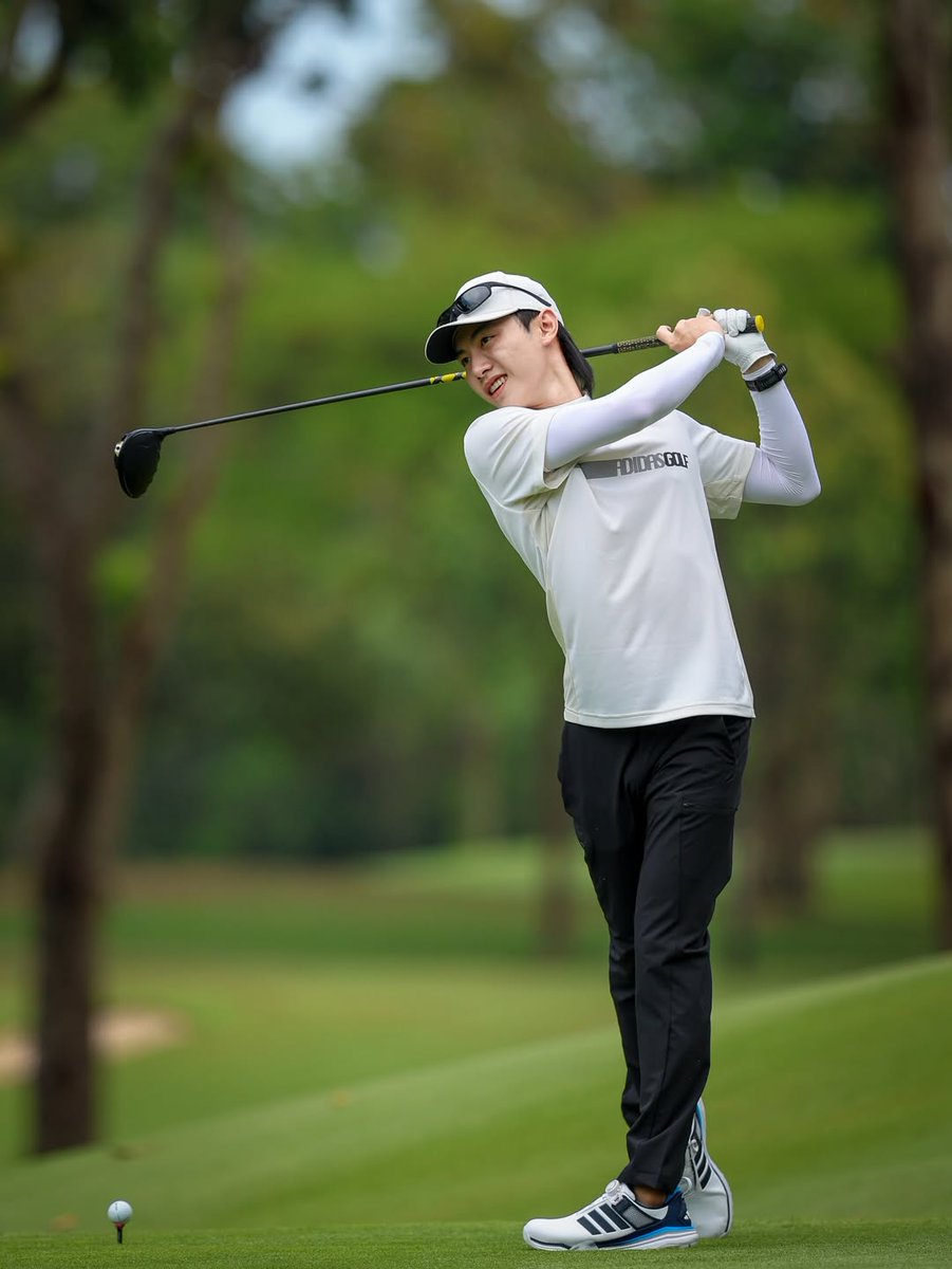 ppromx_official's tweet photo. (📮) 🏌️ #adidasgolfthailand #adidasgolf
#adipower
#adidasgolfclassictournament
// โปรน้องพร้อมอย่างเท่ ได้ครูดีอย่างโปรพี่มาร์คสอนอย่างใกล้ชิดแน่ ๆ 👉🏻👈🏻💜🤍
🆙IG post • ppromxx_
🗓️28 FEB 2026
🔗https://t.co/K2wQI3Vt18
@marcmc_mc @ppromxx_
#marcmc #ppromxx_
#มังคุดของพร้อม https://t.co/UtqeIbJY4o
