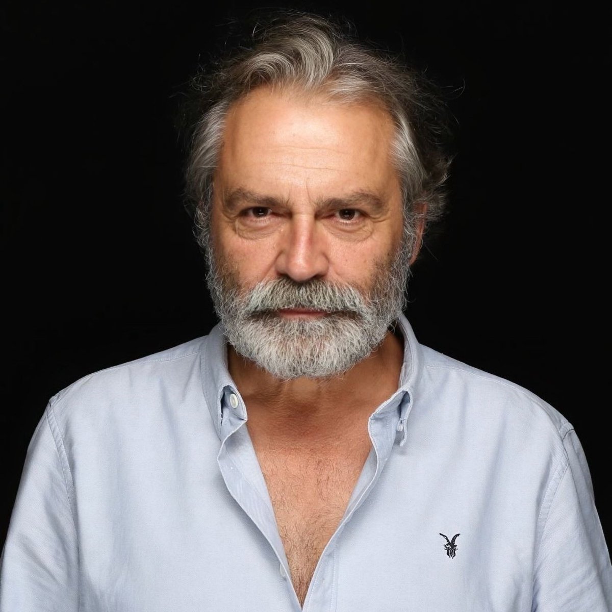 populicc's tweet photo. Haluk Bilginer: "Sanat politiktir ve politik olmaya devam edecektir. 

Utanmayı bilmeyenler yönettikçe dünya daha kötüye gidecek.

Bizim utanan insanlara ihtiyacımız var." https://t.co/eP8oSFUFfZ