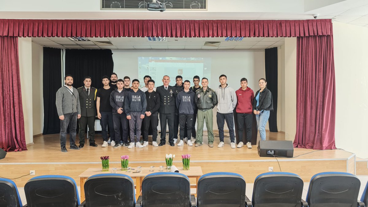 "Anamızın ninnisinde var, 
Toprağımın kokusunda var… 
Daha kundaktayken biliriz
Vatanın kıymetini
Küçücük ellerimiz bir gün vatan için silah tutar Çünkü biz Türk'üz; her Türk asker doğar!"

KKTC Güvenlik Kuvvetleri Komutanlığı (GKK) askeri okul tanıtım ve öğrenci