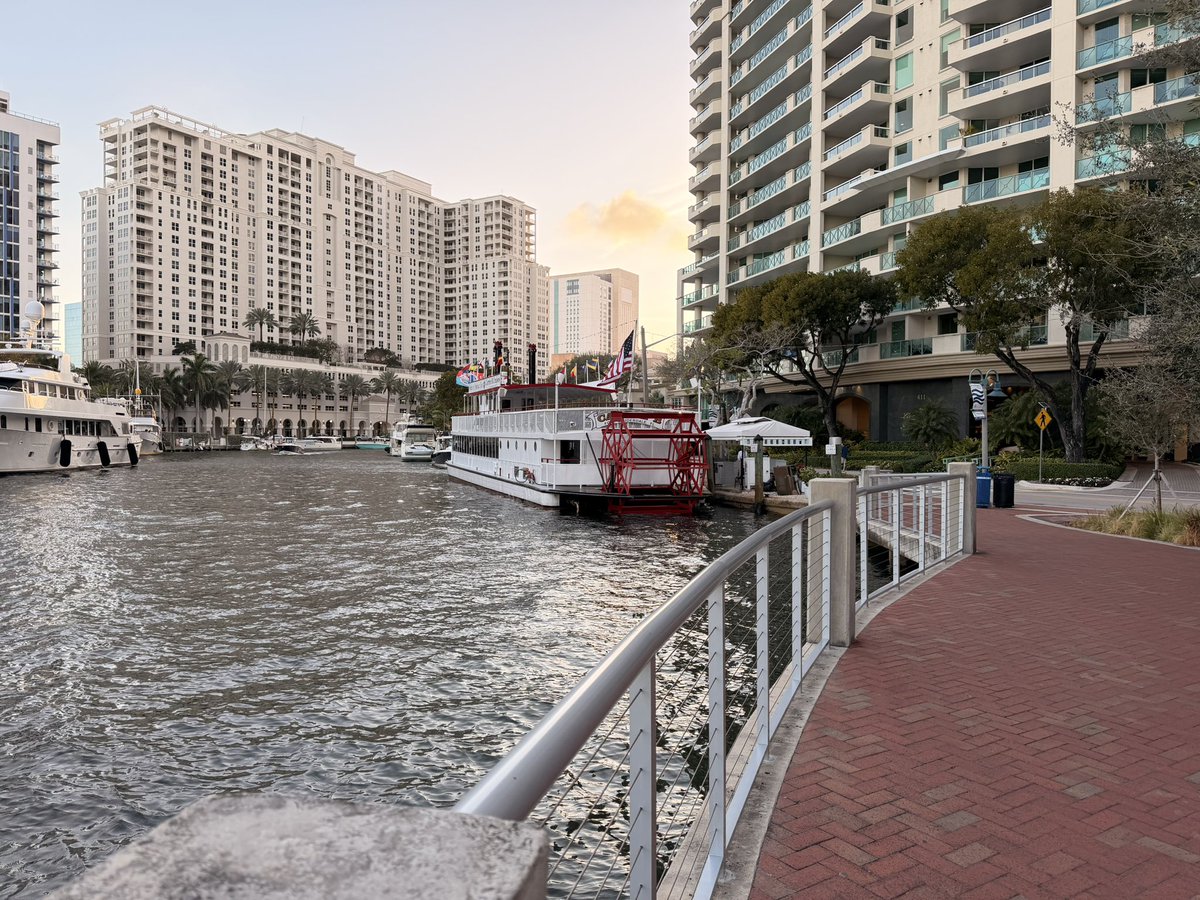 Jenniedermody11's tweet photo. Date night by the river in downtown Fort Lauderdale 🌊✨
The pups were at daycare 🐶, so we got to stroll along the water, enjoy the city lights, and just spend uninterrupted time together. Simple, peaceful, and exactly what we needed 🤍 #DateNight #RiverWalk @WildSeaLasOlas @DanDermodyLLC