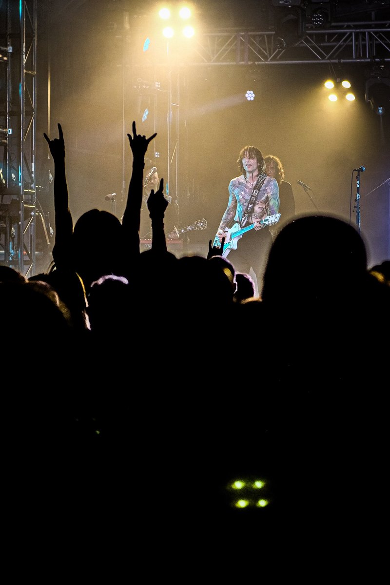 The Darkness tweet media