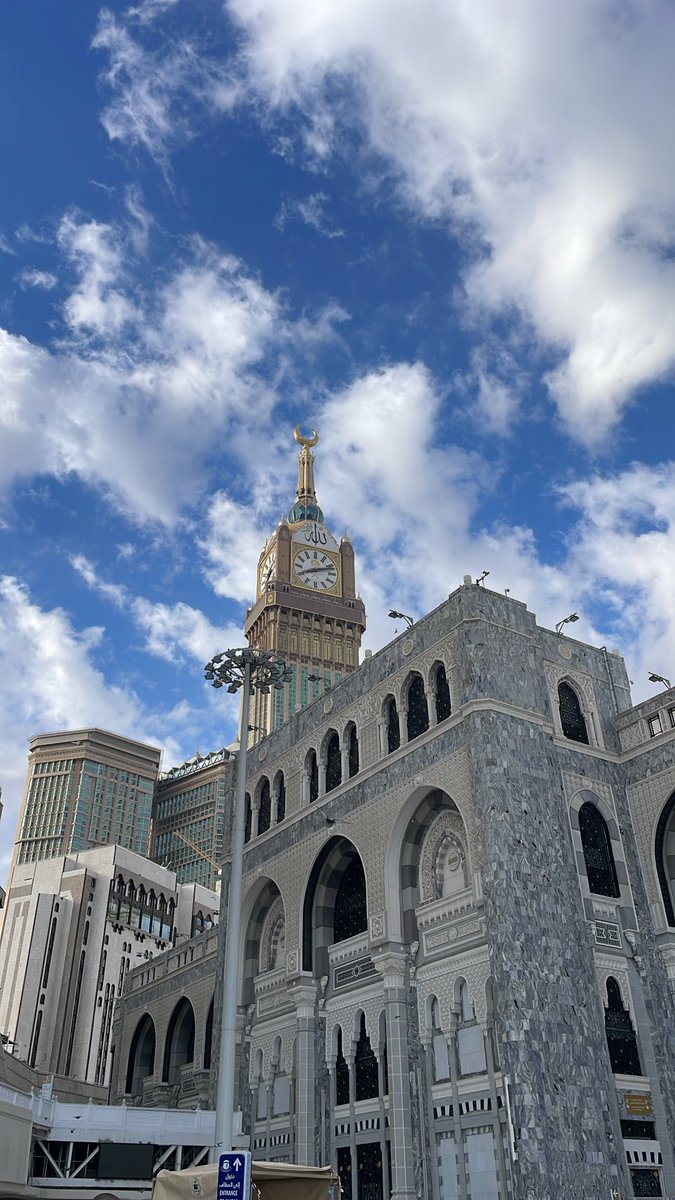 kha5li's tweet photo. الحمد لله على تمام العمرة، اللهم تقبل منا ولا تترك لنا دعاءً إلا أجبته، ولا ذنباً إلا غفرته، اللهم اجعلها عمرةً مقبولة وسعياً مشكوراً وذنباً مغفوراً. اللهم لا تجعل هذا آخر عهدنا ببيتك الحرام، وأعدنا إليه مرات عديدة وأزمنة مديدة اللهم ارزقنا الشكر على نعمتك وبارك لنا في طاعتك. https://t.co/x6oqGAQnkr