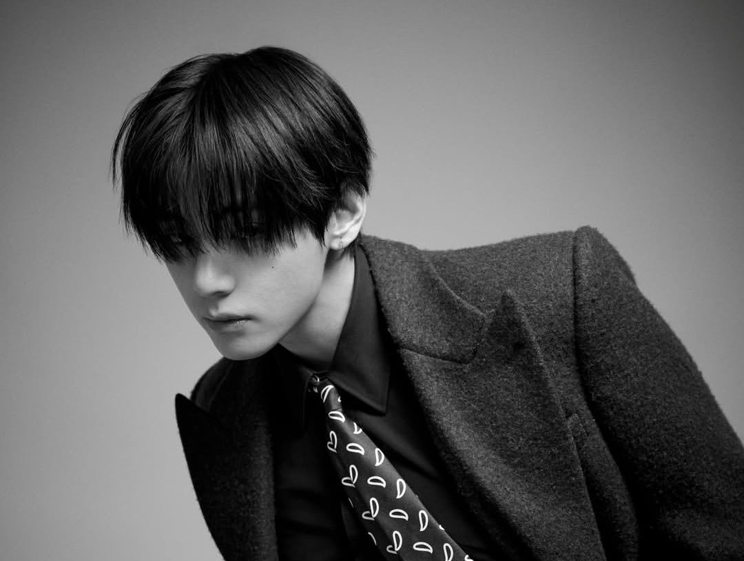 rkiveofvante's tweet image. he looks straight out of a arctic monkeys album