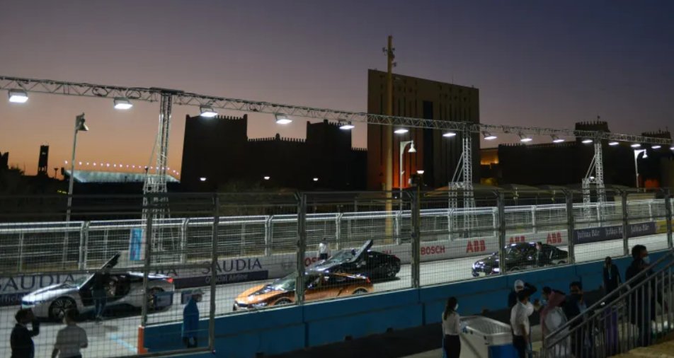 DrNeculai's tweet image. Witnesses and news agencies,including AFP,reported explosions heard in the capital Riyadh.The explosions in Riyadh were reported simultaneously with explosions in other Gulf states, including Bahrain (where the US Fifth Fleet base was targeted),Qatar and the United Arab Emirates.