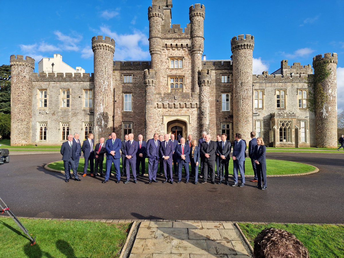 Dale Johnson tweet media