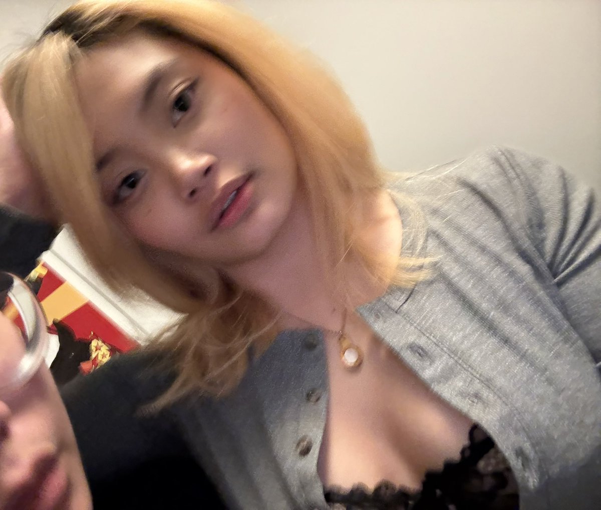 rinastrap's tweet photo. just wanted to say my girlfriend is very pretty https://t.co/dDvpU6mlr9