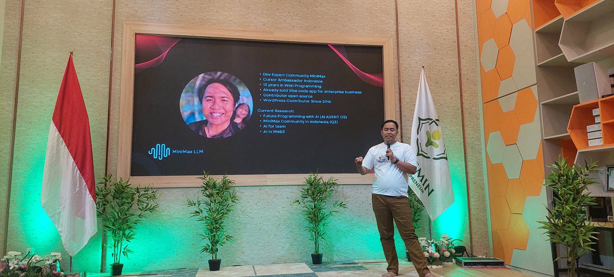 fardannozami's tweet photo. Leveling up knowledge about agentic AI with @arisberikut @MiniMax_AI @Trae_ai https://t.co/3xVQaLCs5D