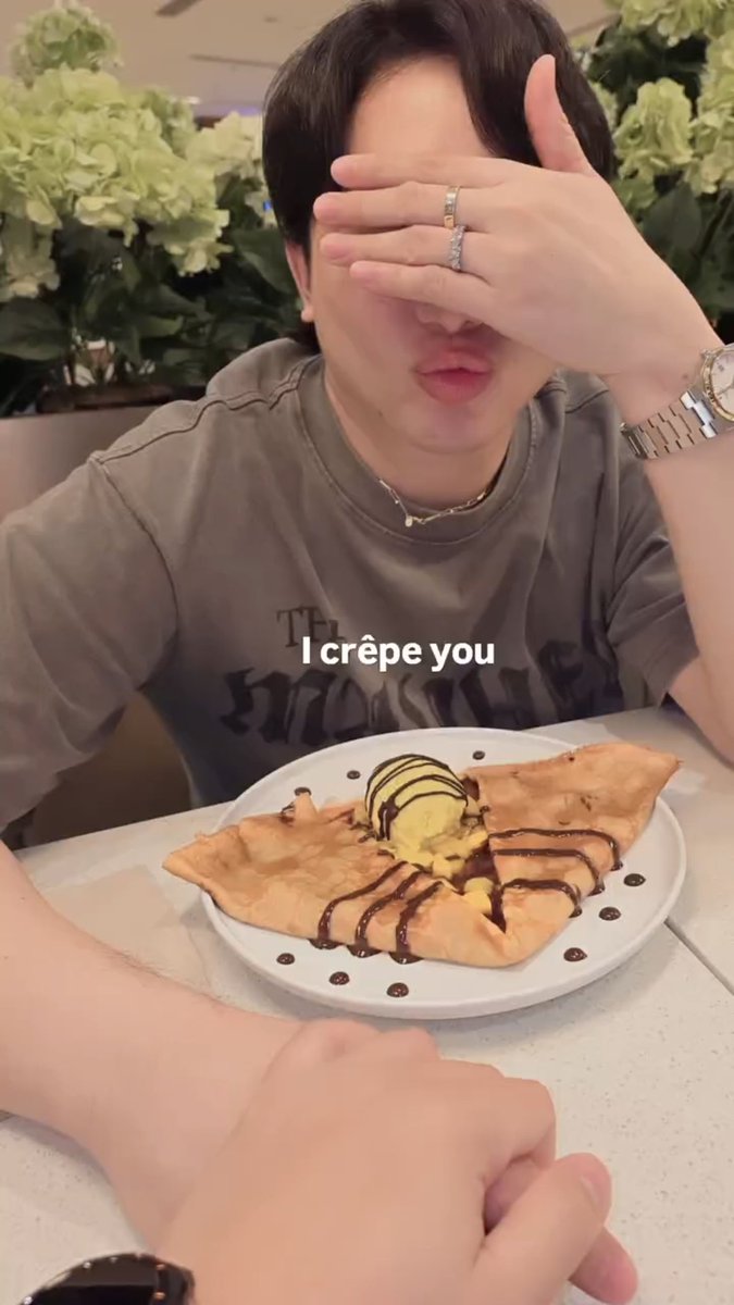 Shawn_tot's tweet photo. I crêpe yah https://t.co/41tIMRVW0c