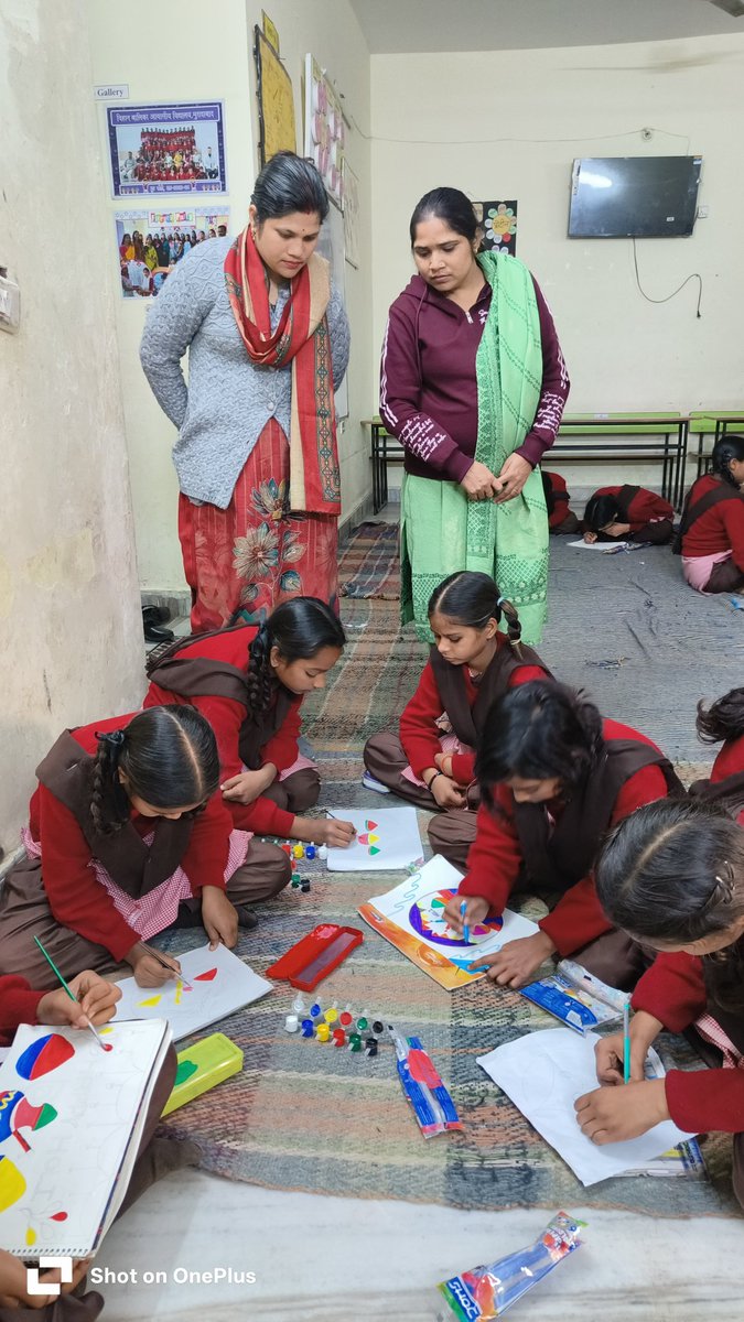 CreativeKh19003's tweet photo. विहान बालिका आवासीय विद्यालय, मुरादाबाद में होली के पावन अवसर पर छात्राओं के मध्य कला प्रतियोगिता करवाई गई जिसके अंत���्गत छात्राओं ने होली के उपलक्ष में विभिन्न प्रकार के मनमोहक चित्र, ग्राफिक्स आ��ि बनाए https://t.co/q8scAuA2CQ