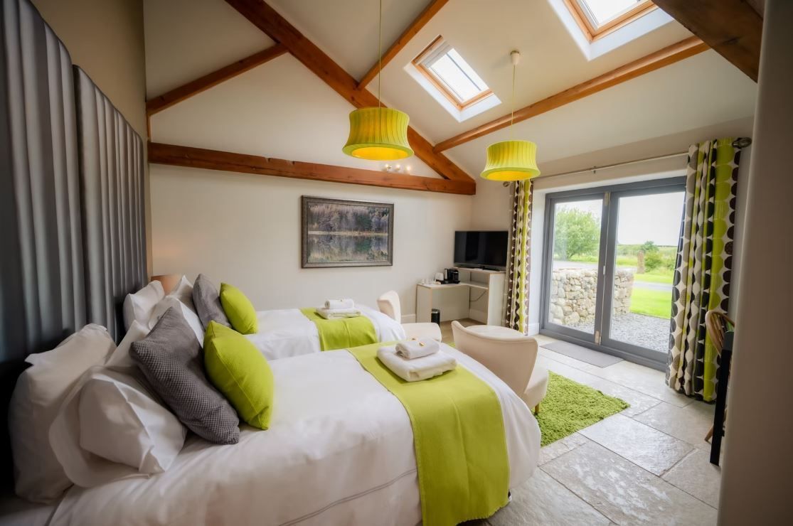 WeAcceptPets's tweet image. 🏡 ✨ Luxury Stays at 1692 Wasdale ✨ 🏡

1692 Wasdale features six luxurious en-suite bedrooms, including three dog-friendly rooms for guests travelling with their four-legged companions. 🐾

Accepts 🐶 
weacceptpets.co.uk/Cumbria/8993 

#GuestReview #Accommodation #DogFriendly #Luxury