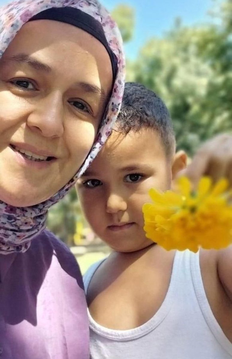 Selman sadece dört yaşında ve verem hastası. Düzenli hastane takibi gereken hasta bir çocuk, anne ve babası tutuklu olduğu için ailesinden ayrı tedavi görüyor.
Bu durum vicdana sığar mı?
Selman’ın sağlığı ve üstün yararı için Melek ve Yusuf Tekin serbest bırakılsın.
<a href="/IsinElicin/">Işın Eliçin</a>