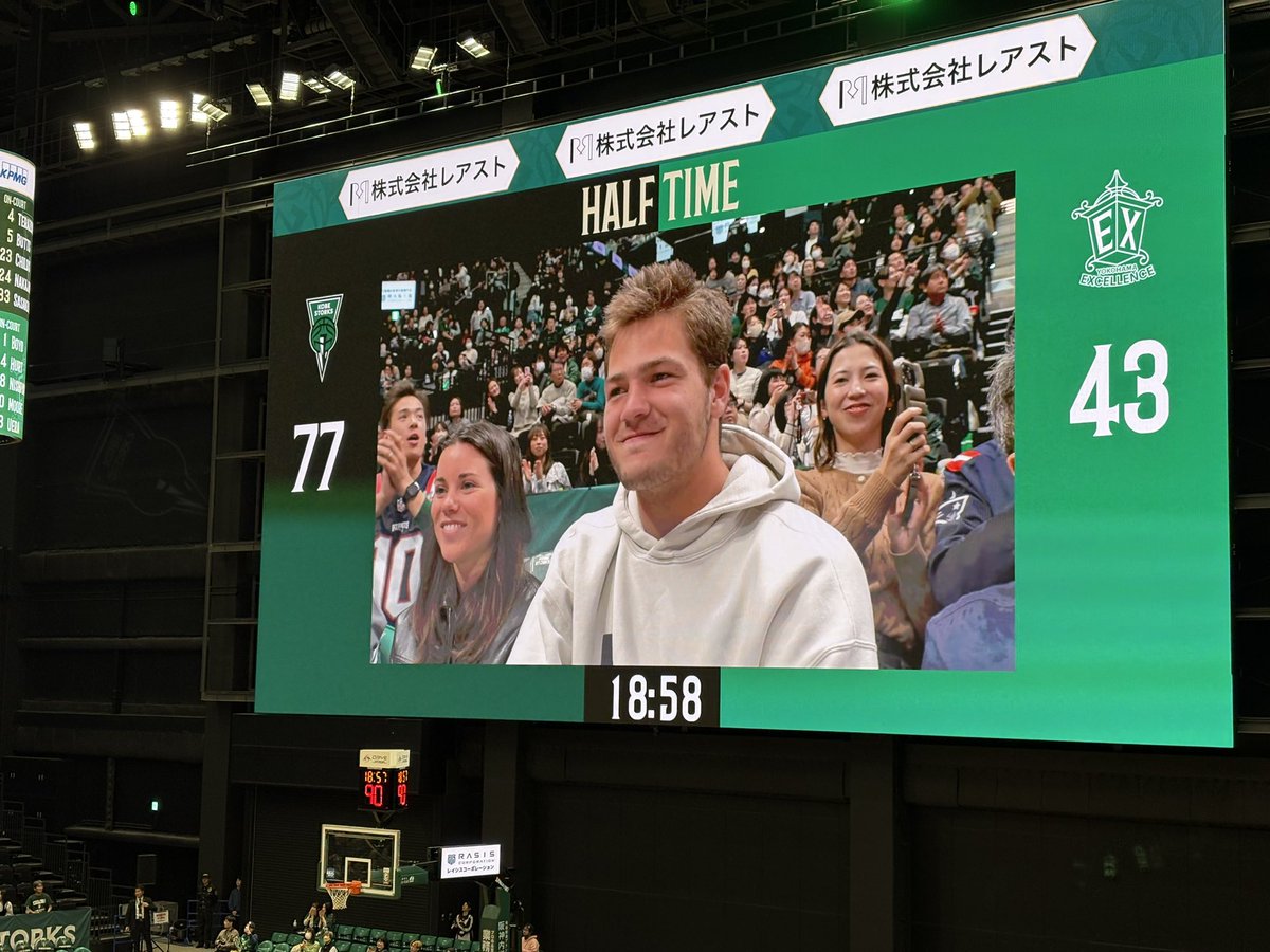 cle_cargo2019's tweet photo. 神戸にドレイク・メイ来てる！ https://t.co/TIy20hACgP