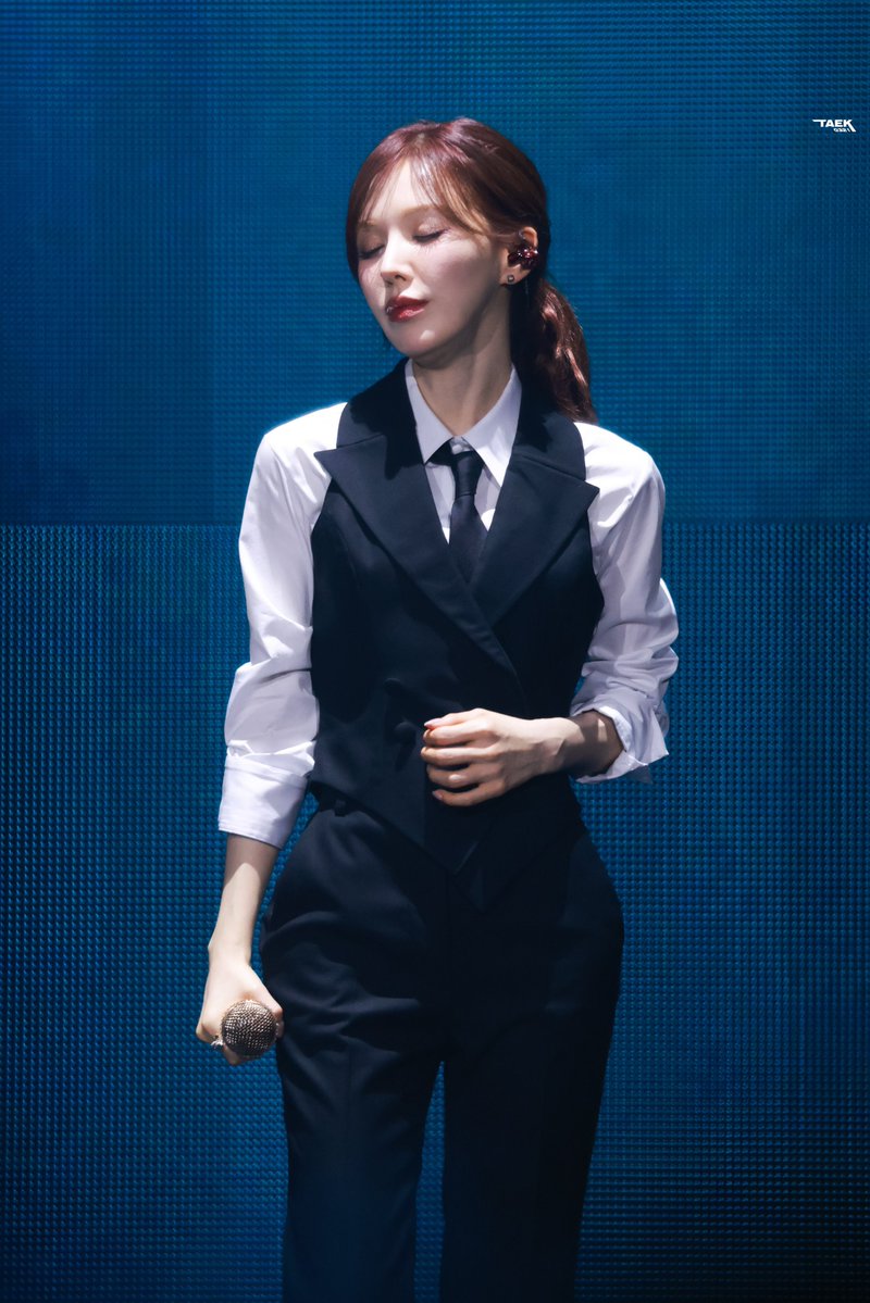 น้องวานใส่ชุดนี้ขึ้นคอน ㅠㅠㅠㅠㅠㅠ