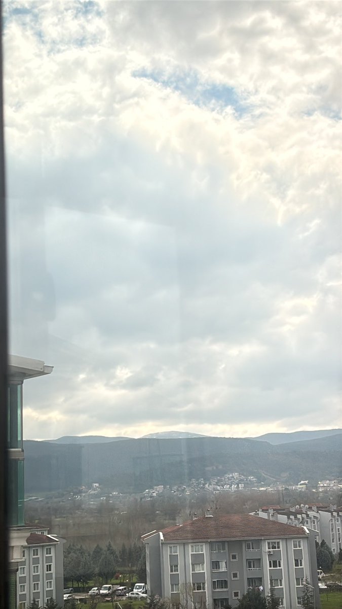 open.spotify.com/track/10Z7luCg…