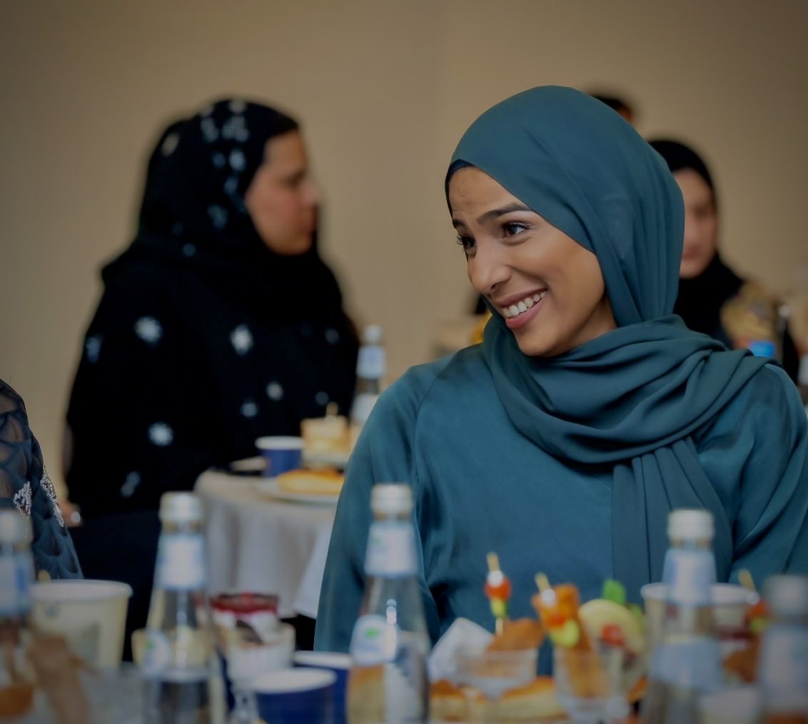 ما معنى أن تكون كاتباً؟

سؤال اعتقدت أني أعرف إجابته مُسبقاً 

ولكنه مازال يُلحُّ علي إلى الآن! 

#مجتمع_الكتابة كيان يفهم احتياجات الكُتاب ! يُنصِت ثم يُلبي و يدعم! 

كيانٌ أحِبُّ رسالته جداً و أؤمن باختلافه و جدواه.

كل الشكر على الدعوة الكريمة

سعيدةٌ بما رأيت 😌

<a href="/writingksa/">مجتمع الكتابة</a>