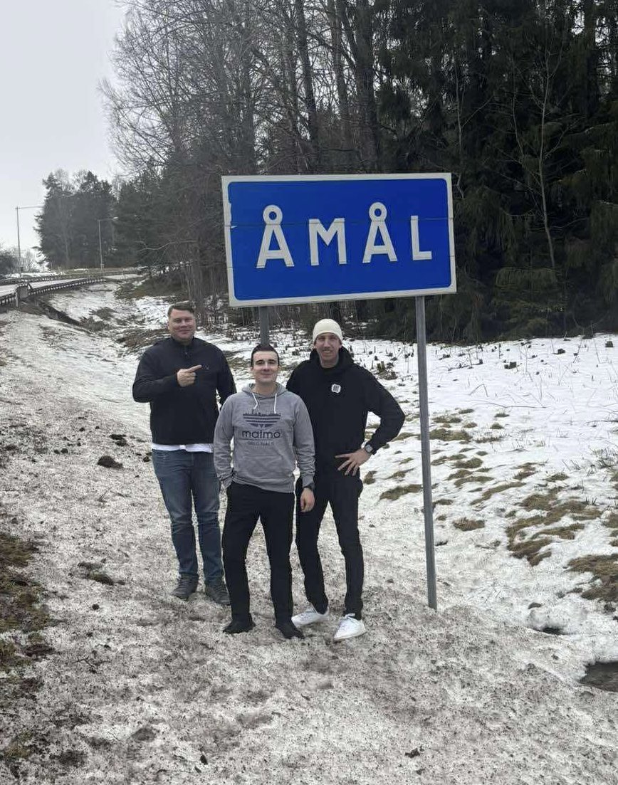 Sebastian tweet media