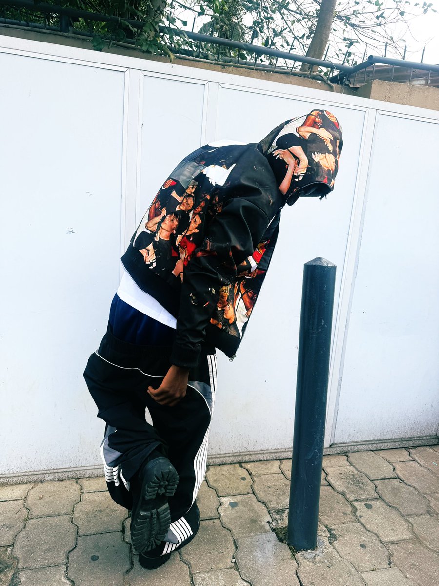 Floral garden reversible hoodie 
Shop now 
Mezurashi.online