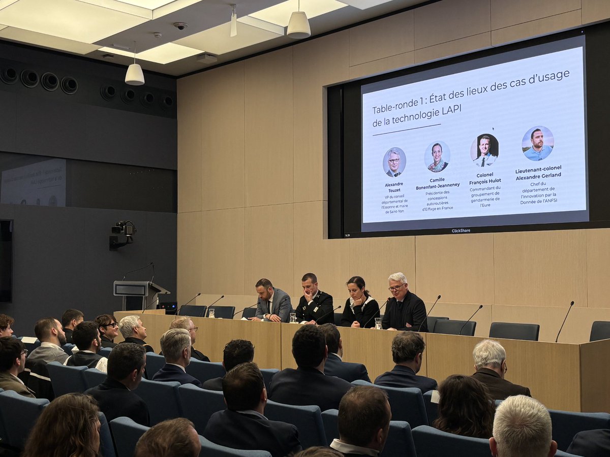 TOUZETalexandre's tweet image. Très heureux d'animer une table ronde sur ies usages du #LAPi (caméras dotées d'un dispositif de lecture automatisée des plaques) au Sénat à l'invitation du Sénateur Pierre-Jean Rochette. Un dispositif utile contre la #criminalitéorganisée (#narcotrafic, ...), le #terrorisme, ...