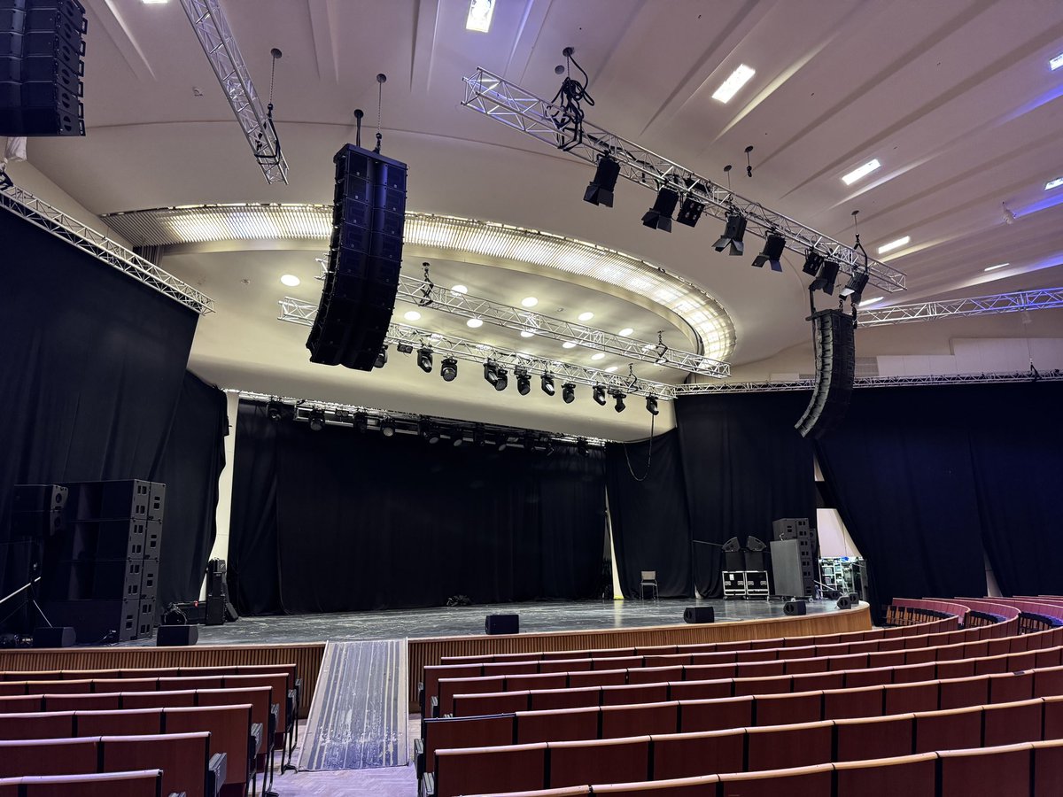 stillduckin's tweet image. #elarastraps #totebag No.3 Landing in Finland🎸
at House Of Culture .
always together ❣️ lovely.
エララ・ストラップ #トートバッグ フィンランド初上陸！
#madeinjapan #guitar #bass #strap 

elarastraps.jp