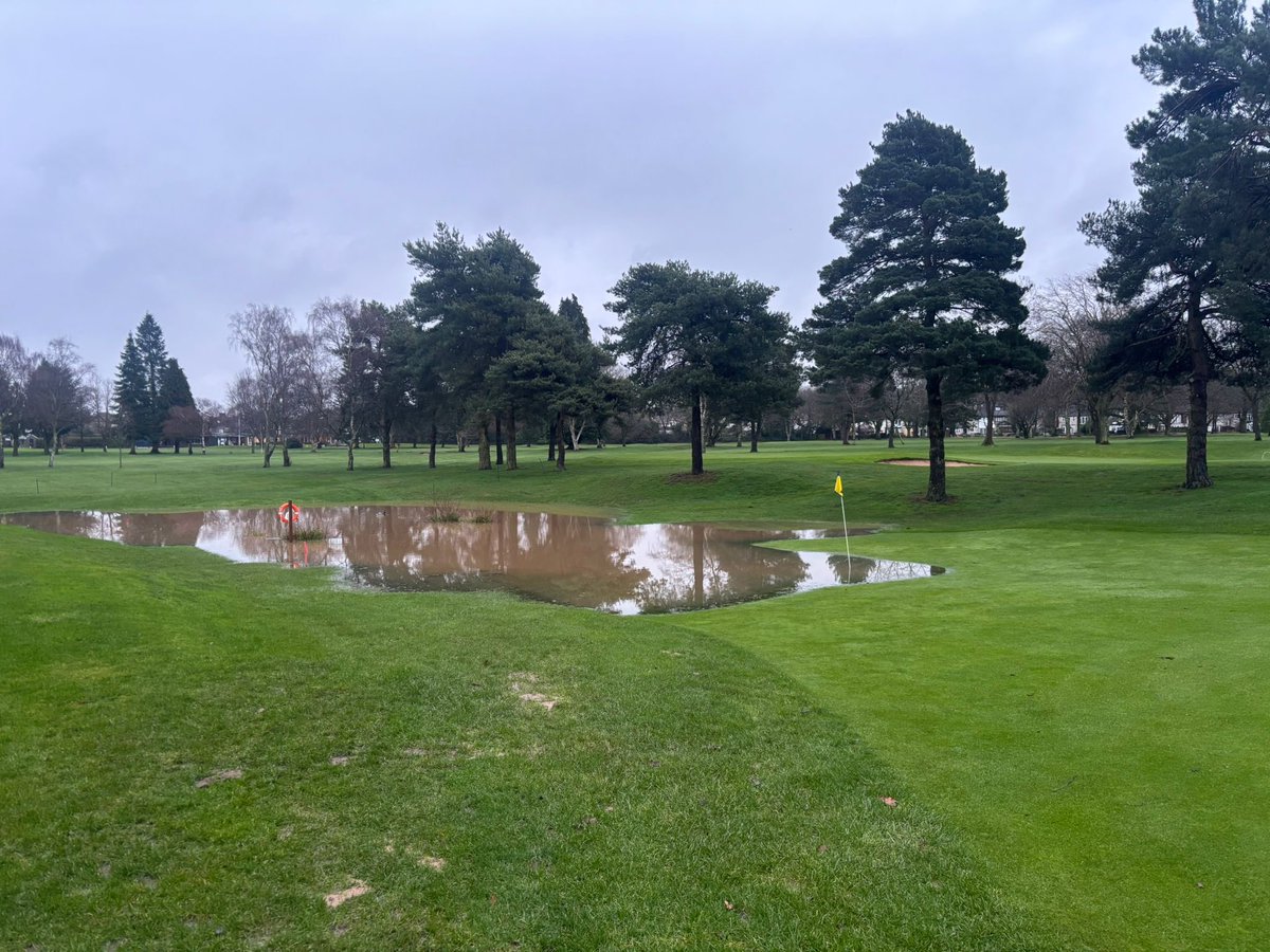c86low's tweet image. Not what we wanted after a good few days of dry down! 31mm in 24hours! 🙄☔️🌧️ #turf #golf #greenkeeping