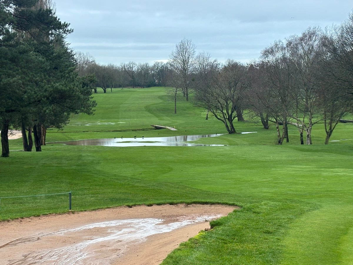 c86low's tweet image. Not what we wanted after a good few days of dry down! 31mm in 24hours! 🙄☔️🌧️ #turf #golf #greenkeeping