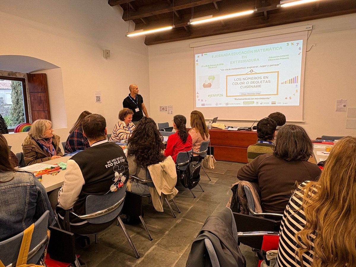 SEEMVRProsper's tweet photo. 👨🏻‍🏫Diego Miranda Díaz. 
Espacio de aprendizaje: “Las matemáticas se viven y se tocan: regletas, ABJ y construcciones”
@diegomidiaz.

👨🏻‍🏫Santos Pinto Cerezo 
Espacio de aprendizaje: 
“Calculadora para primaria” https://t.co/B5SJtnKw0J