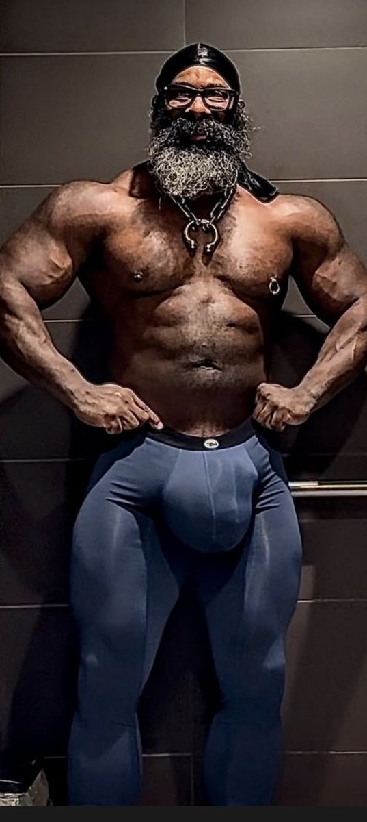 maxy_alpha's tweet photo. 🔥bulge King Nivenb 👑🍆🫐💧💦💧👅🔥 https://t.co/3qh8NgfQ8v